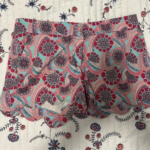 Crown & Ivy Size 12 scalloped printed short